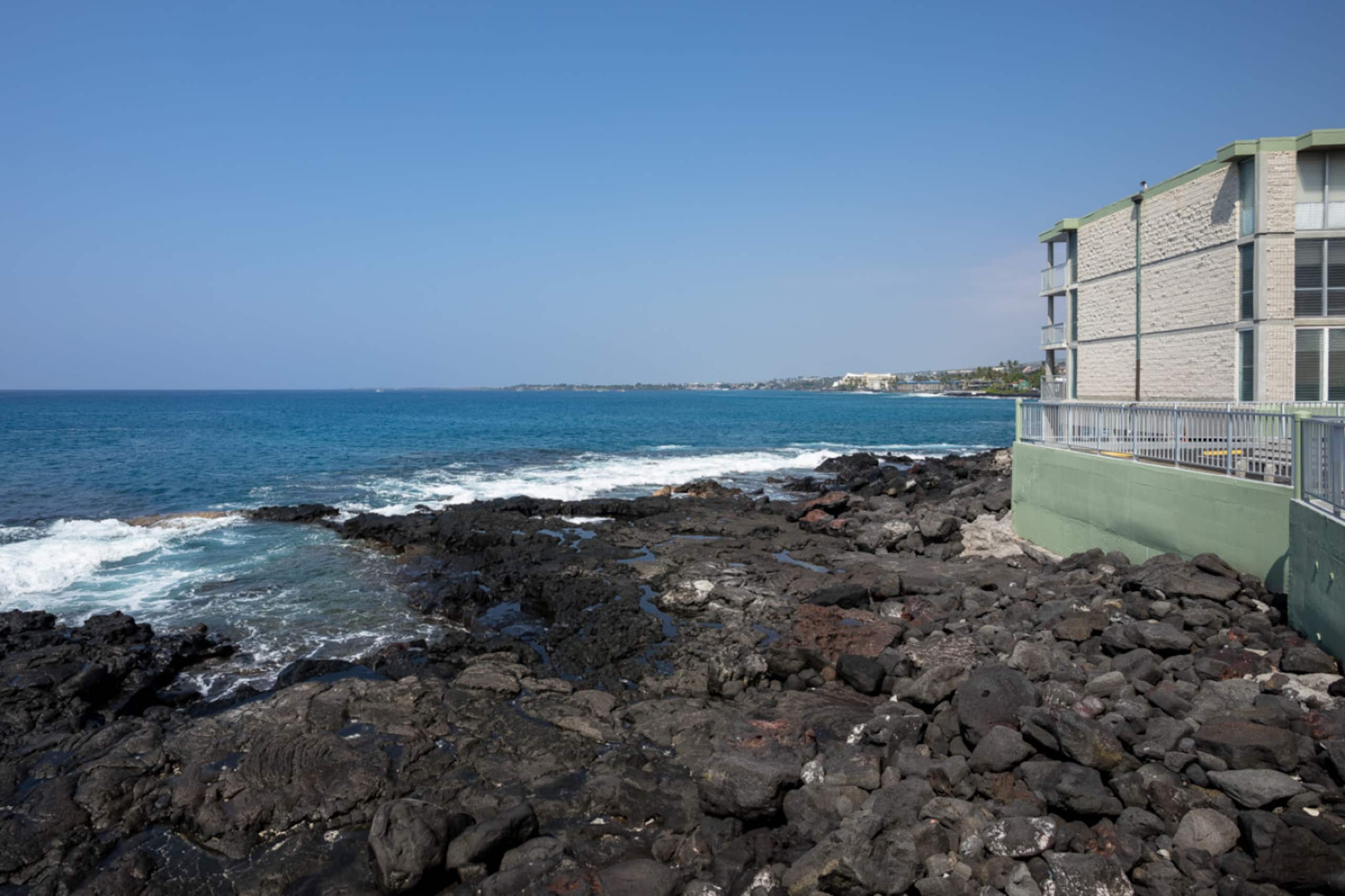Condo in Kailua-Kona · ★4.74 · 1 bedroom · 2 beds · 1 bath - Image 20