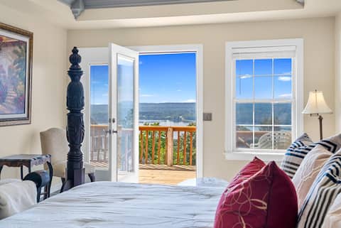 Adeline's Lake View, Gated Community, Sleeps 15