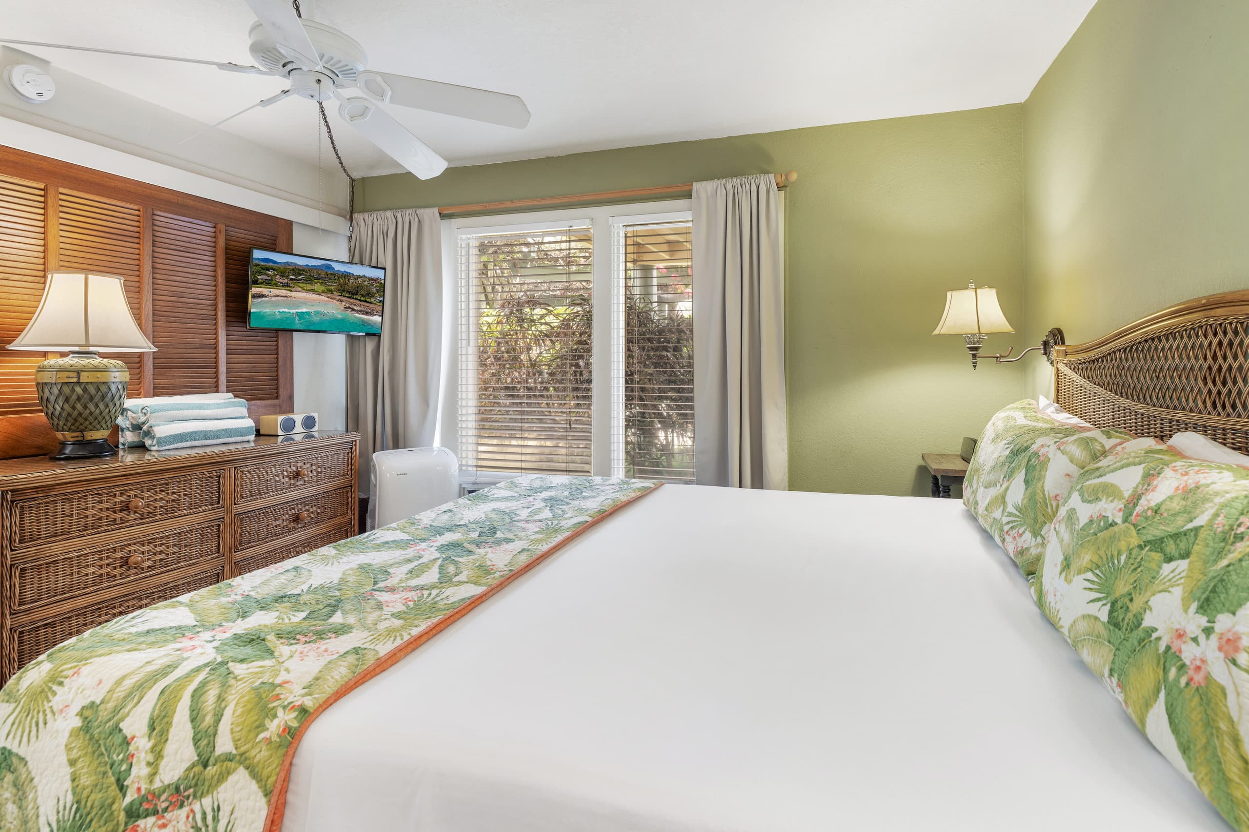 Condo in Koloa · ★4.9 · 1 bedroom · 2 beds · 1.5 baths - Image 18