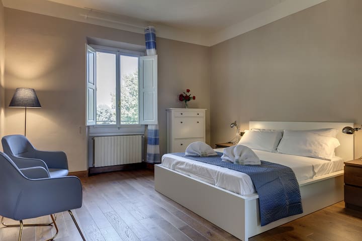 Ridolfi Apartment by Mamo Florence