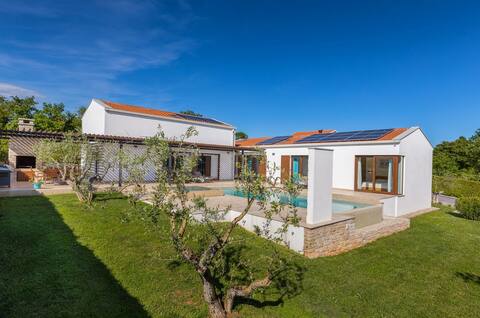 Villa Luna Bianca by Villsy