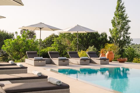 Luxurious Wine Country Villa - Near Lisbon