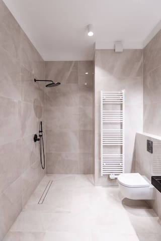 Luxury 2 Bedroom Apt in Mitte – Prime Location gallery image 4