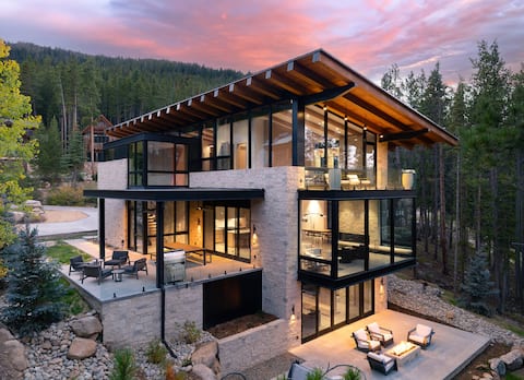 Canopy House | Large & Luxe | Ski In Ski Out