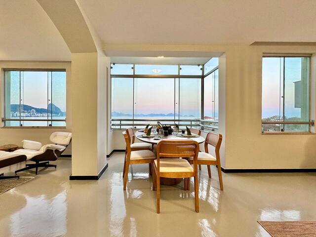 Sea-view Apartment at Posto 6 in Copacabana gallery image 3