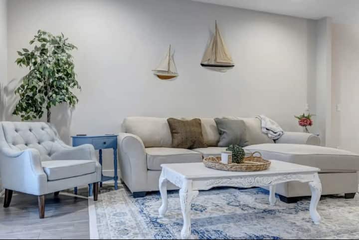 Elegant Beach Home - Perfect Walkable Location! - Jacksonville Beach, FL