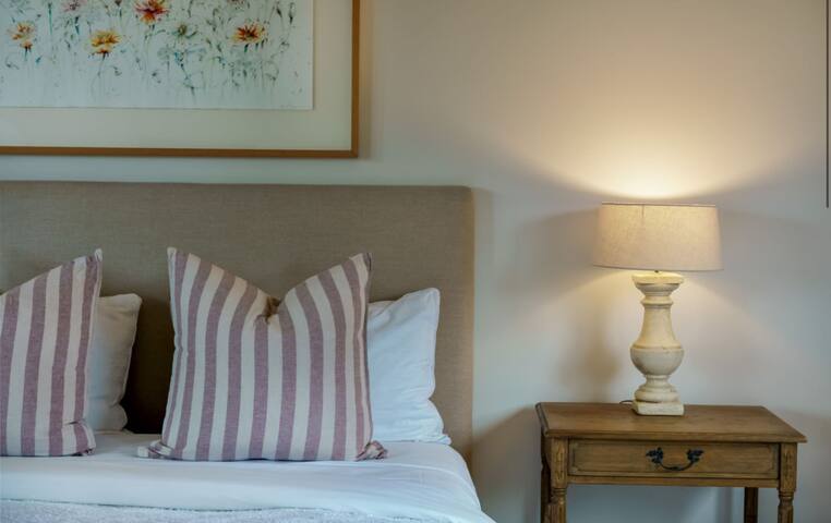 Castle House – Portsea Luxury, incredible grounds! gallery image 4