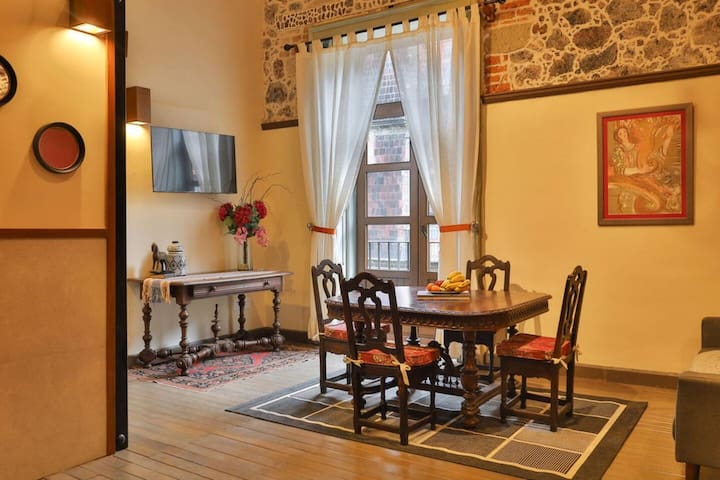 CASA SAUTO Historic 2 BR Apt . Balcony and Rooftop