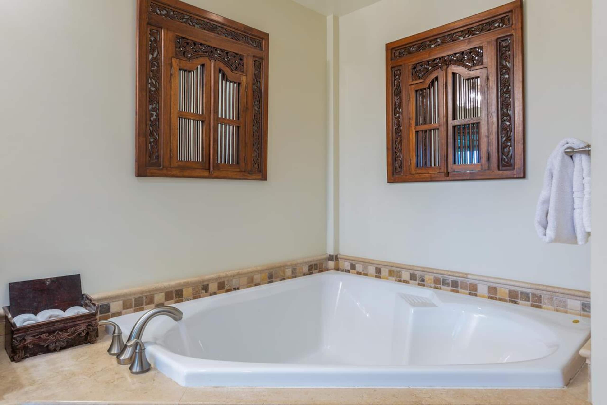 Condo in Kapaa · ★4.92 · 2 bedrooms · 3 beds · 3 baths - Photo 15
