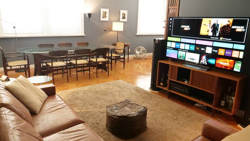 Spectacular penthouse with open-air rooftop gallery image 4