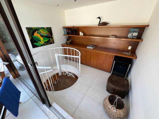 Spectacular penthouse with open-air rooftop gallery image 5