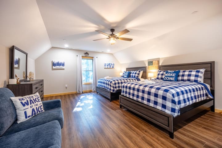 חדר שינה עליון מס '3, שתי מלכות וספה נפתחת!  החדר האהוב על הילדים! 