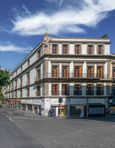 CASA SAUTO 2 BR/2 bath/balcony Historic Building gallery image 4