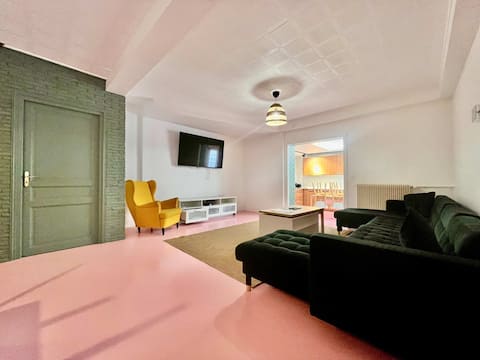 Chez Emile, wifi and free parking, 17 people