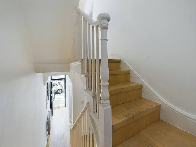 Luxury 4BR Flat in Central London! Next to Station gallery image 5