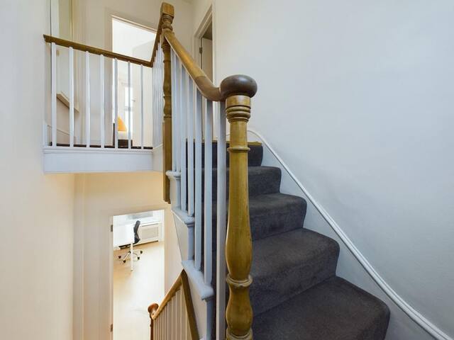 Luxury 4BR Flat in Central London! Next to Station gallery image 2