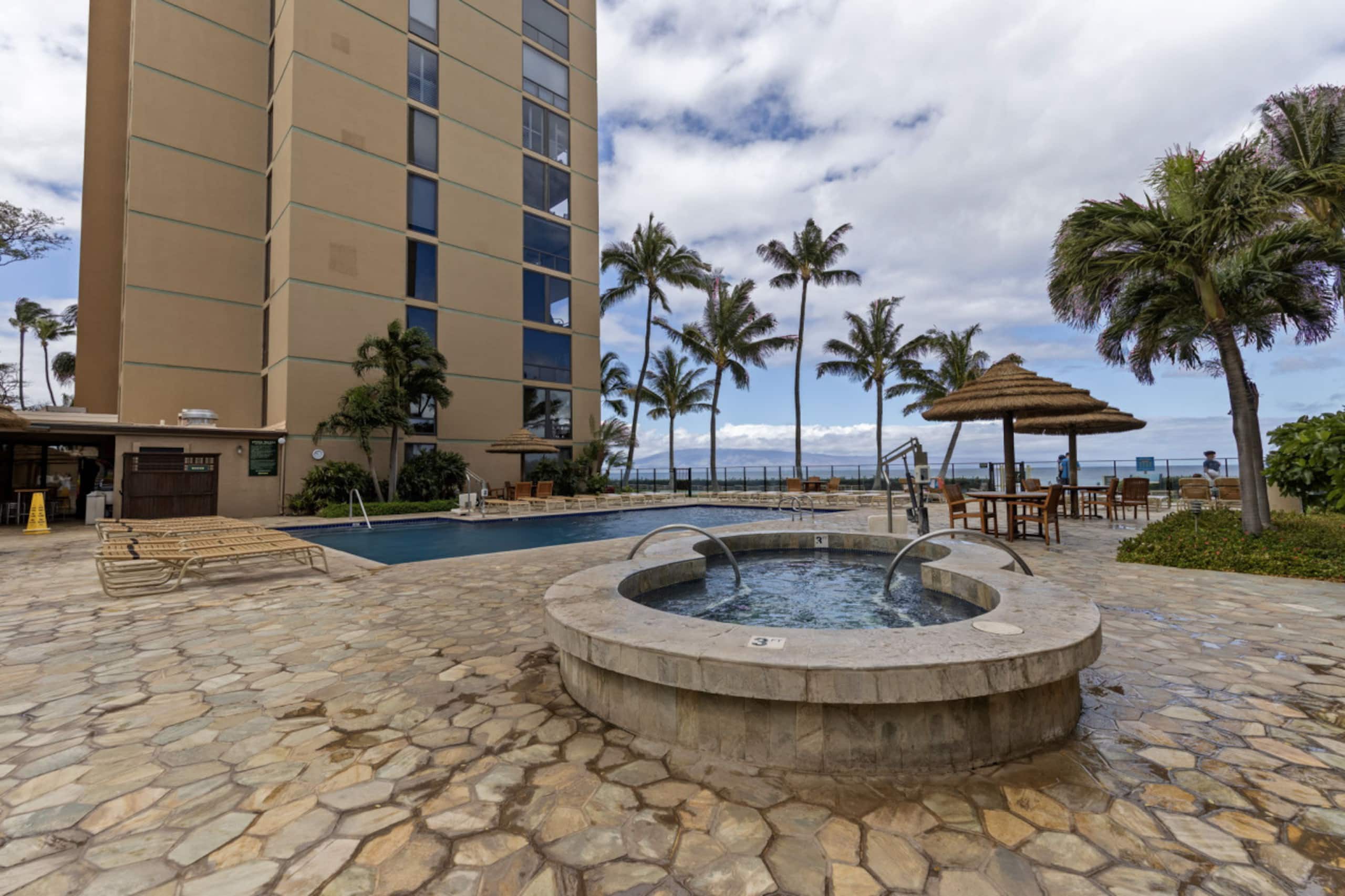 Condo in Lahaina · ★4.9 · 1 bedroom · 2 beds · 2 baths - Image 5