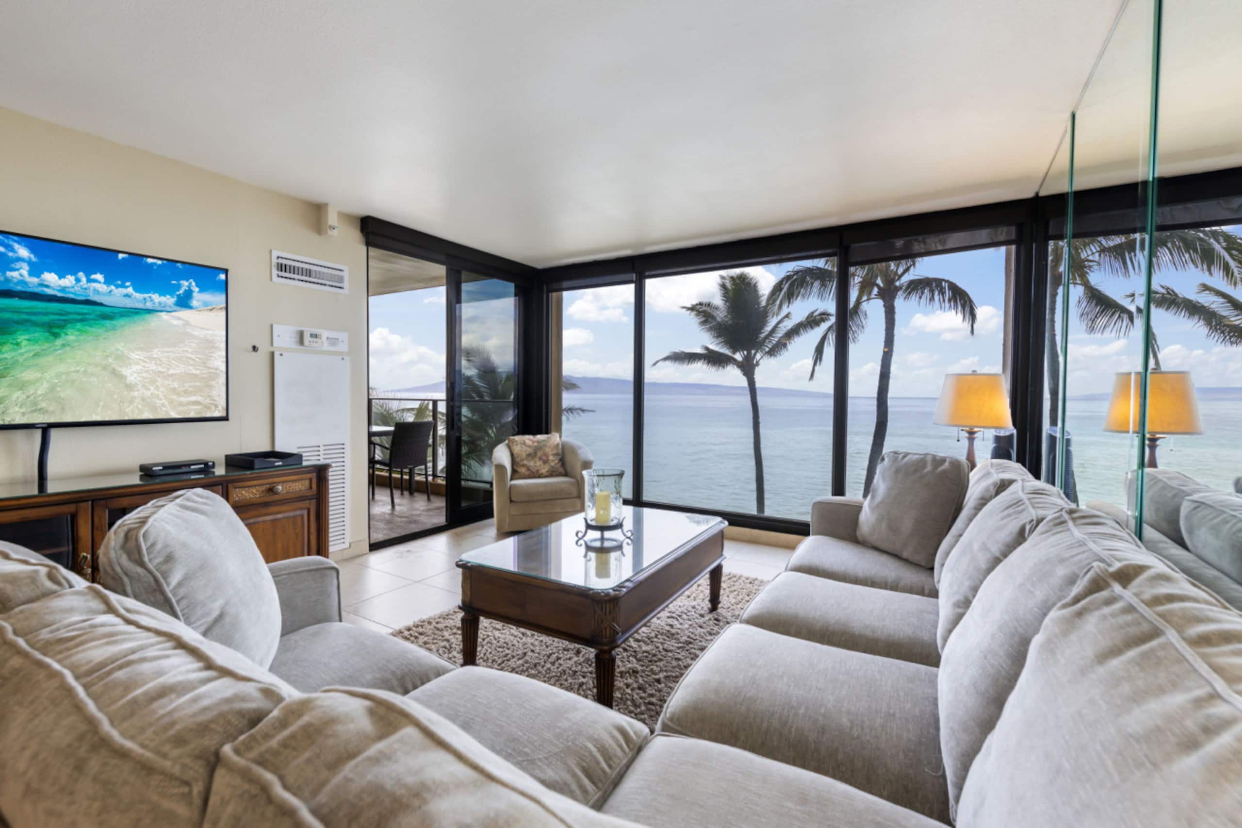 Condo in Lahaina · ★4.9 · 1 bedroom · 2 beds · 2 baths - Image 3