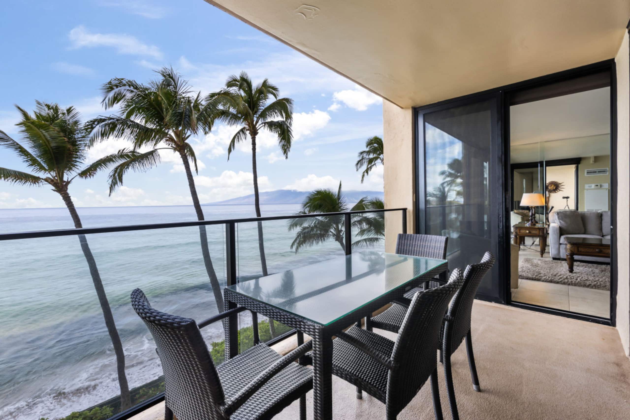 Condo in Lahaina · ★4.9 · 1 bedroom · 2 beds · 2 baths - Image 2