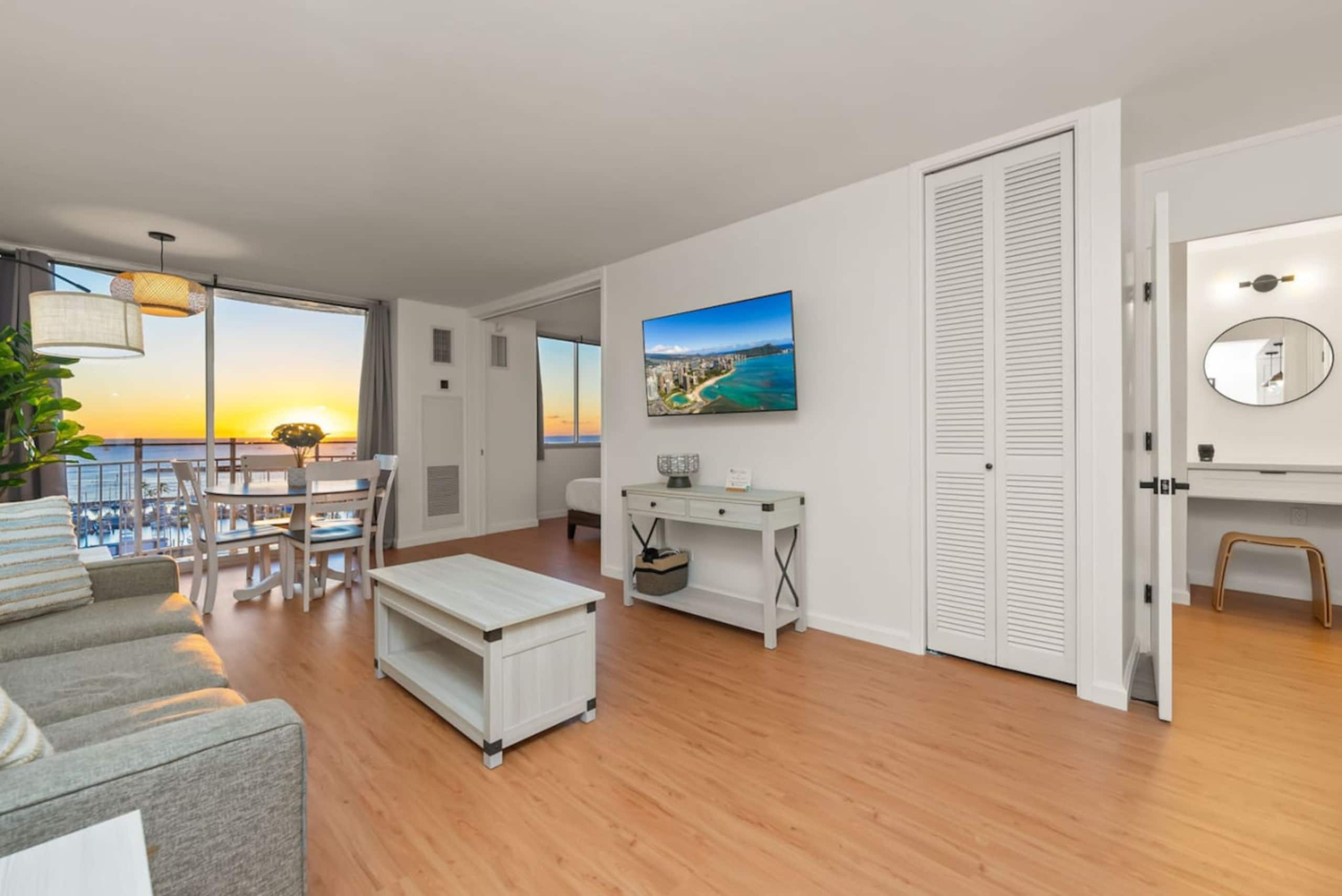 *Newly Renovated Oceanfront Waikiki- Ilikai Marina - Image 7