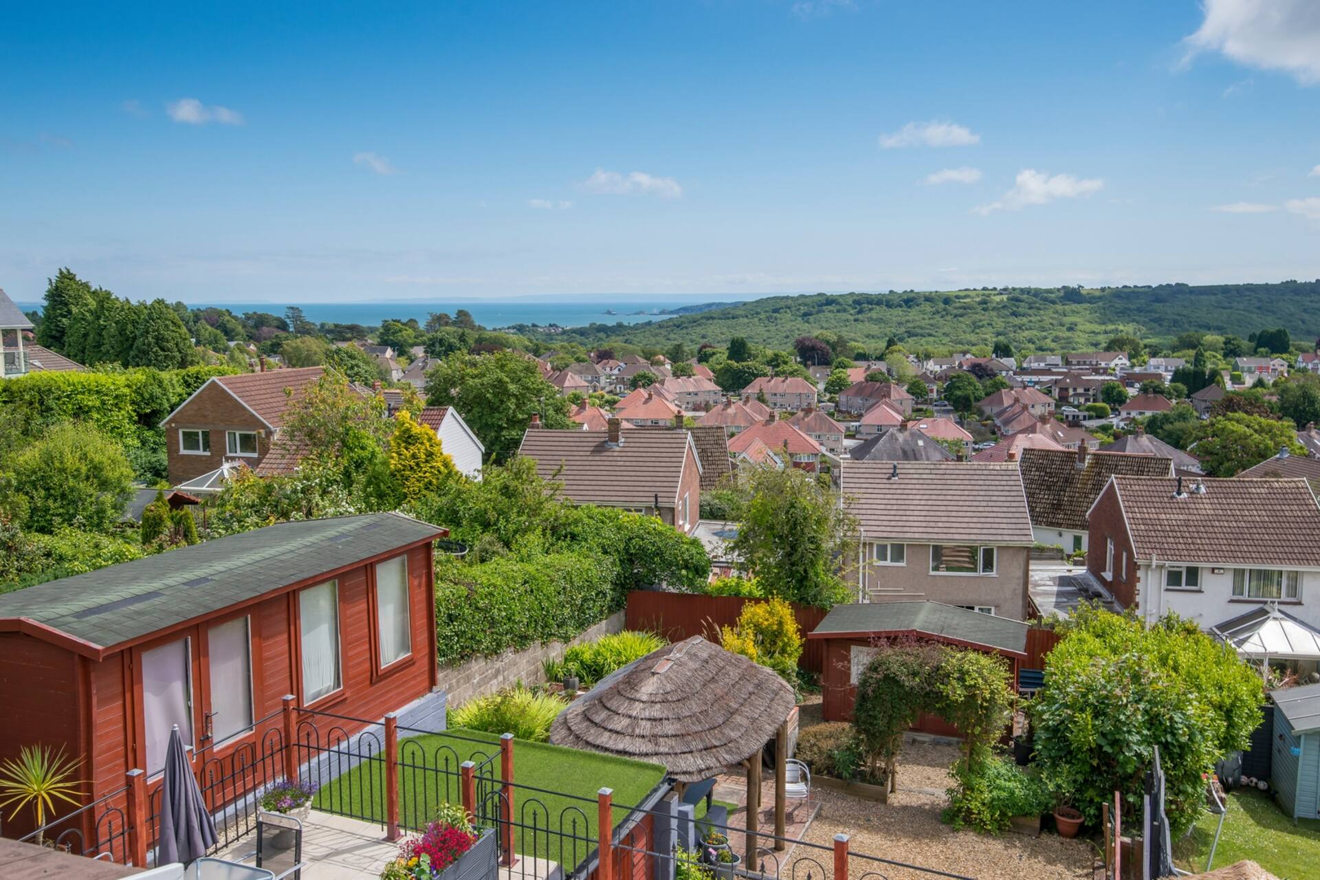 2BD Holiday Home Stunning views of the Sea & Gower