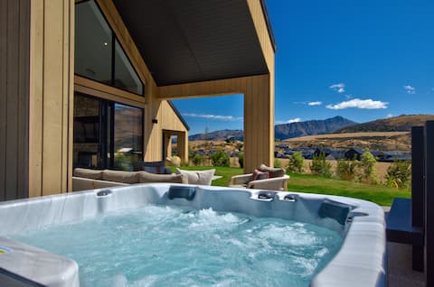 Hawkstone | Stunning property in Jacks Point