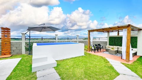 Bella Vista 4/3 with Small Pool!