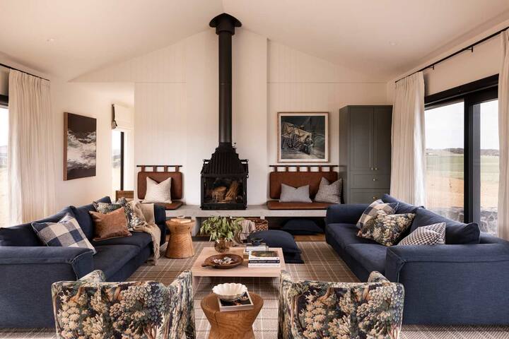 Port Farm ~ Luxury Off-Grid Stay with Ocean Views gallery image 3