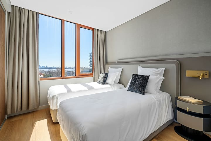 Forbes Manaa Living 2BR+2Bath Suite View gallery image 5