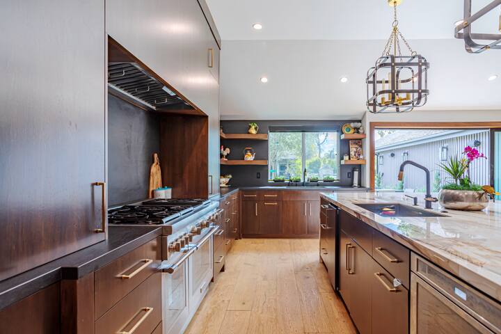 Modern luxury house pool Events production only gallery image 5