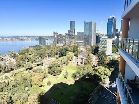 114 Incredible CBD SwanRiver Suite +PRKG