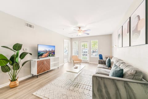 Top performing Airbnb: Bright 2BR King Suite w Gym& close to Downtown in Pleasant Valley