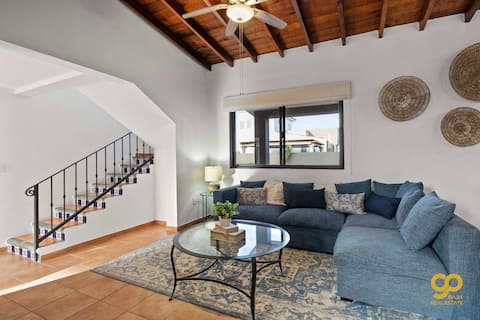 Blissful Bay Views, Steps to Beach, Private Yard