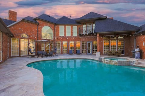 Gorgeous Vacation Home w/ Private Pool