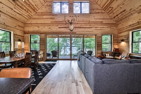 New Construction 5 Bedroom on private, lakefront