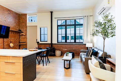 Modern industrial suite in Grand Forks