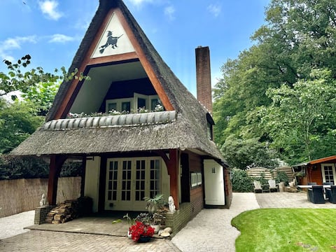 2BR Private Nature House in the Gooi