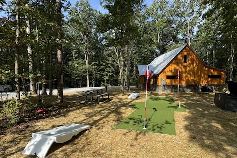 2 Mountain Cabins - Each with a hot tub, fire pit