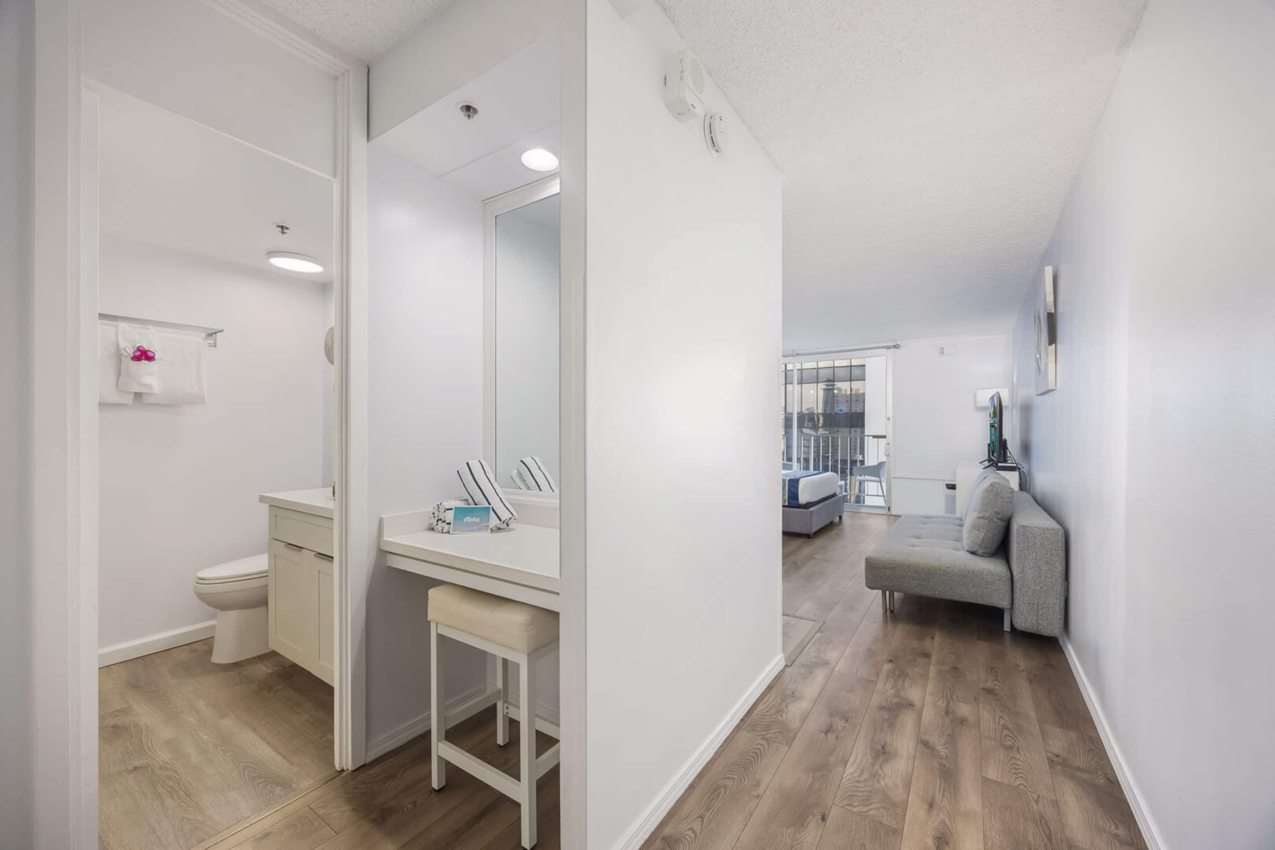 Condo in Honolulu · ★4.72 · 1 bedroom · 2 beds · 1 private bath - Image 23