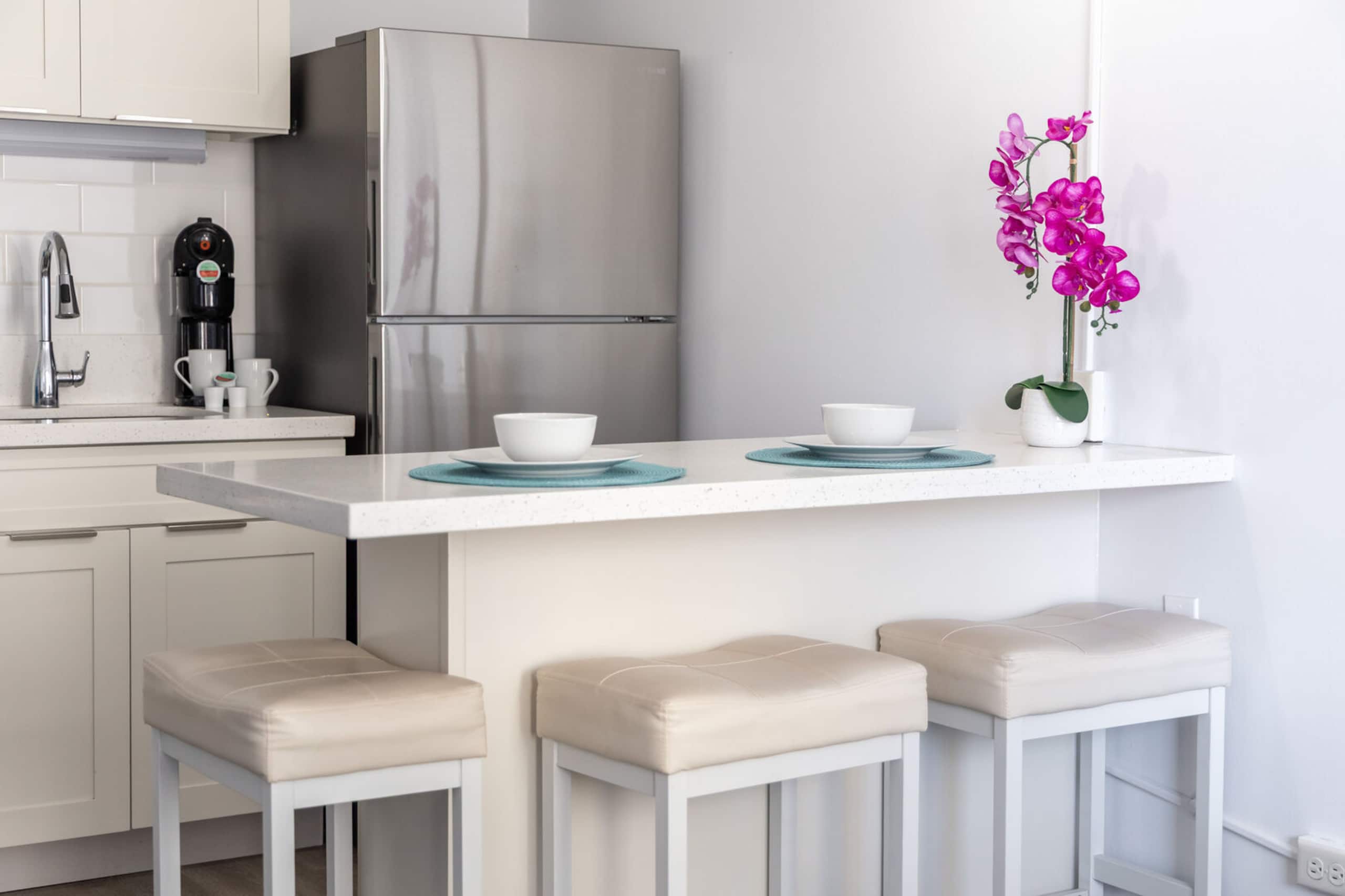 Condo in Honolulu · ★4.72 · 1 bedroom · 2 beds · 1 private bath - Image 18