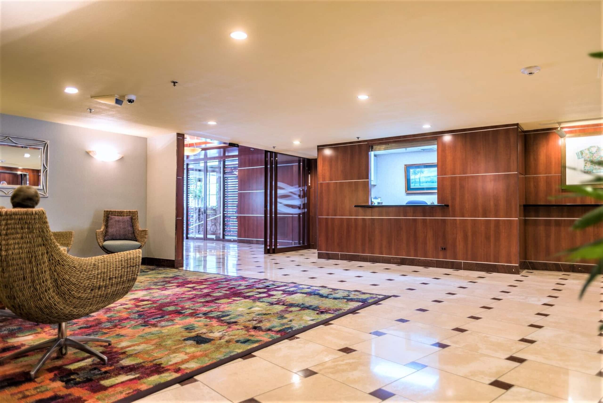 Condo in Honolulu · ★4.72 · 1 bedroom · 2 beds · 1 private bath - Image 35