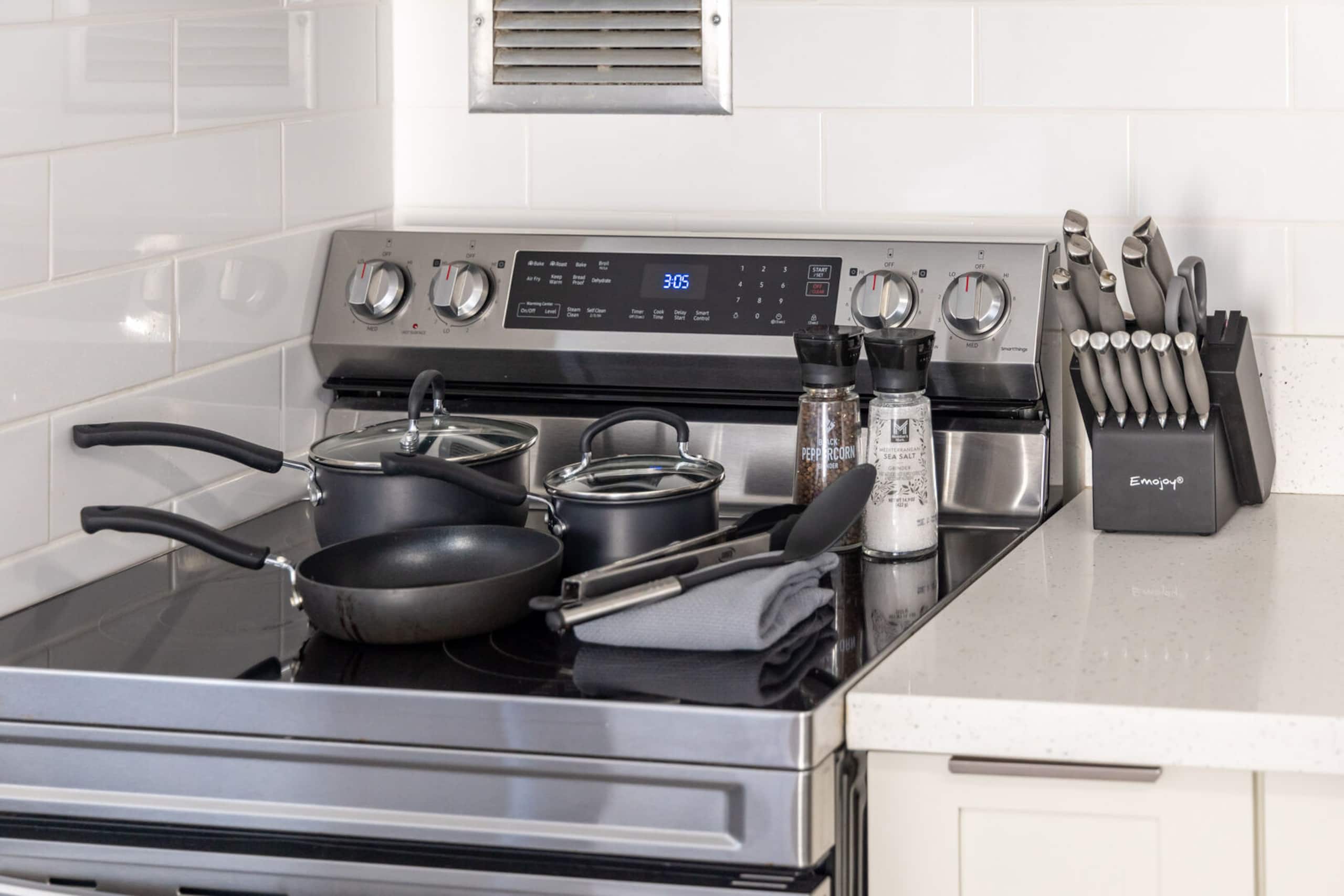 Condo in Honolulu · ★4.72 · 1 bedroom · 2 beds · 1 private bath - Image 20