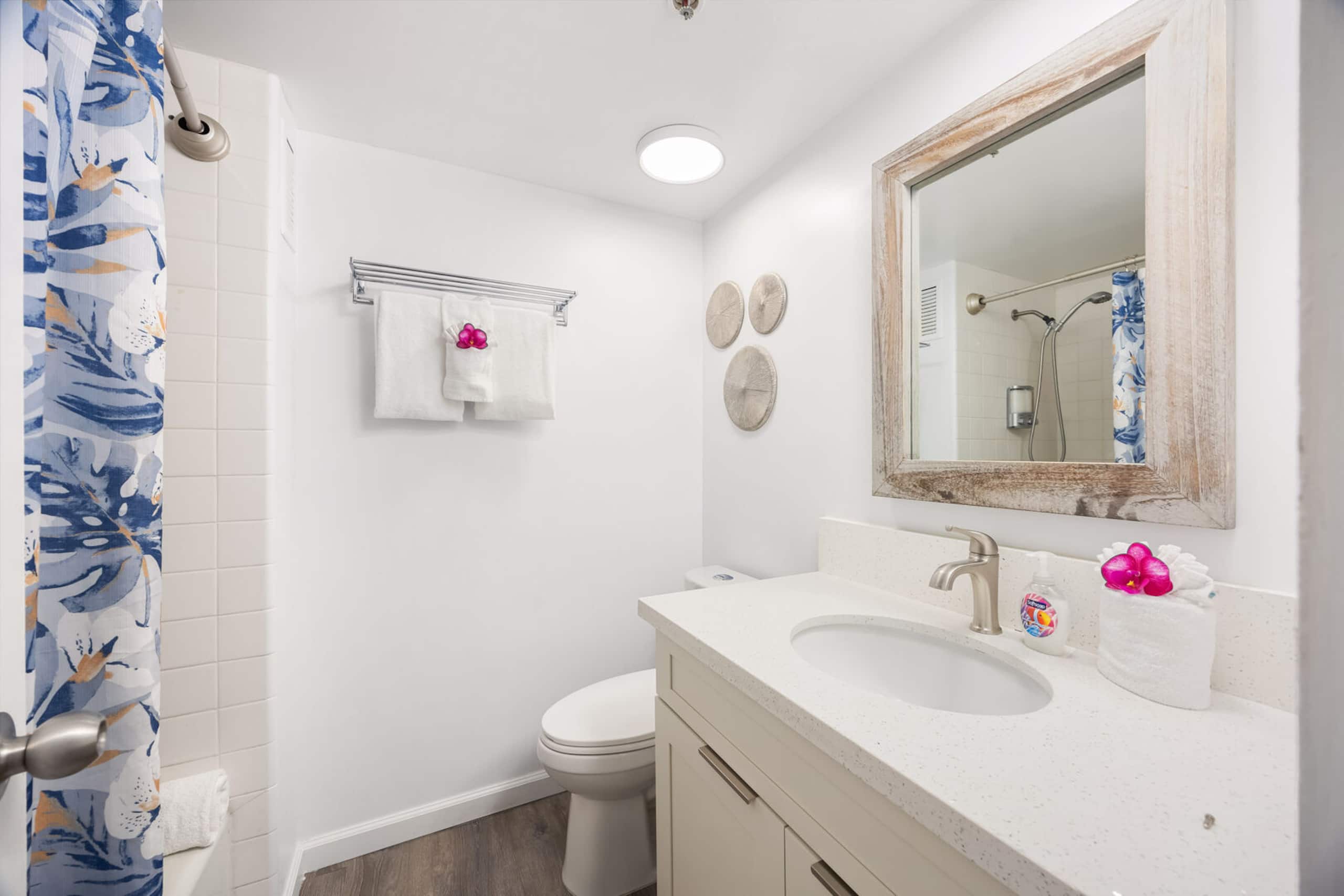Condo in Honolulu · ★4.72 · 1 bedroom · 2 beds · 1 private bath - Image 25