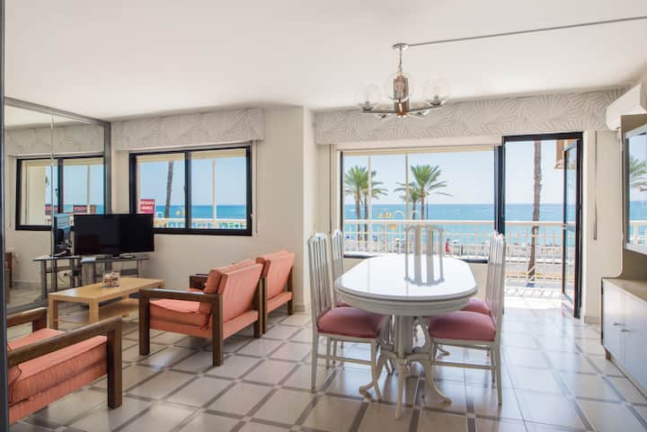 Benalmadena Beachfront Location & Views - ベナルマデナ