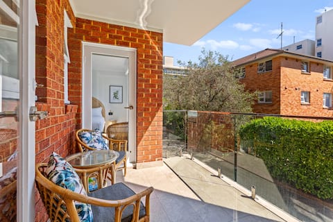 Gorgeous 3-Bed Manly Pad, Short Walk to the Beach