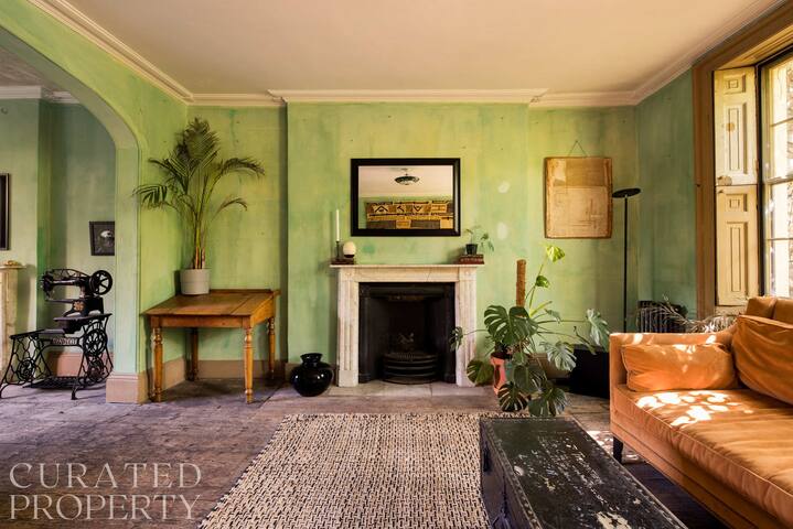 Extraordinary Grade II-listed early Georgian Home gallery image 3