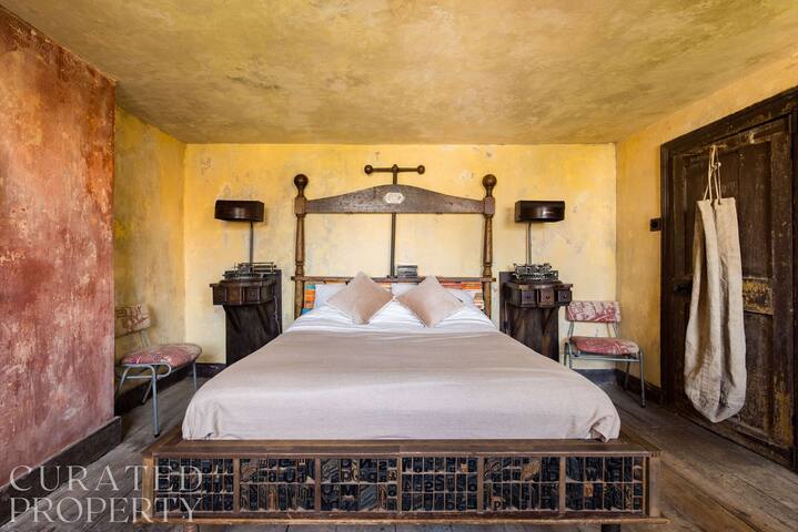 Extraordinary Grade II-listed early Georgian Home gallery image 4