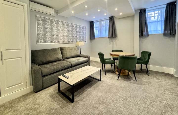 2 Bed/3 Bath New Flat, Patio, Ac - Londra