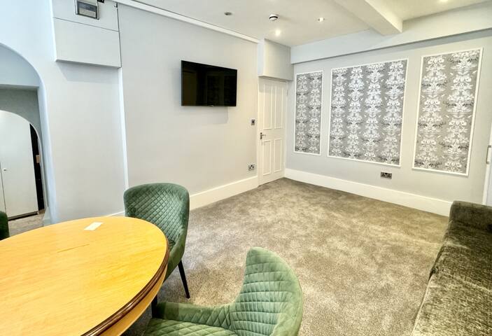 2 Bed/3 Bath New Flat, Patio, AC gallery image 3