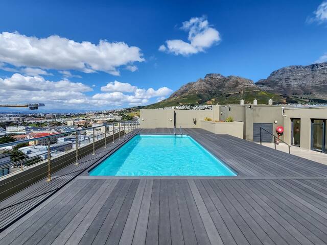 The Ultimate Penthouse In The Heart Of The City gallery image 2